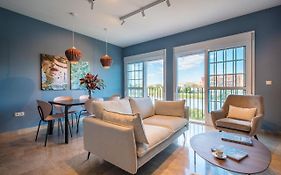 Magno Apartments Paseo de la O - Private Parking included